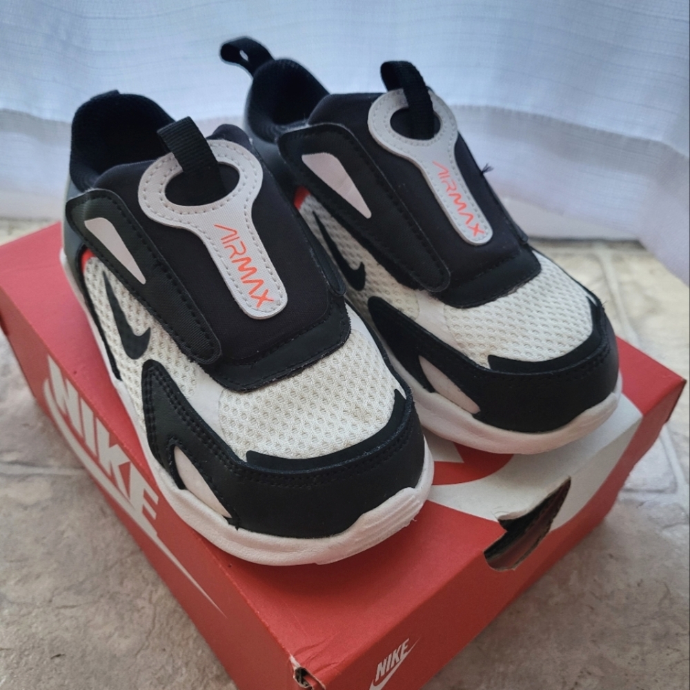 Youth Nike Air Max Bolt